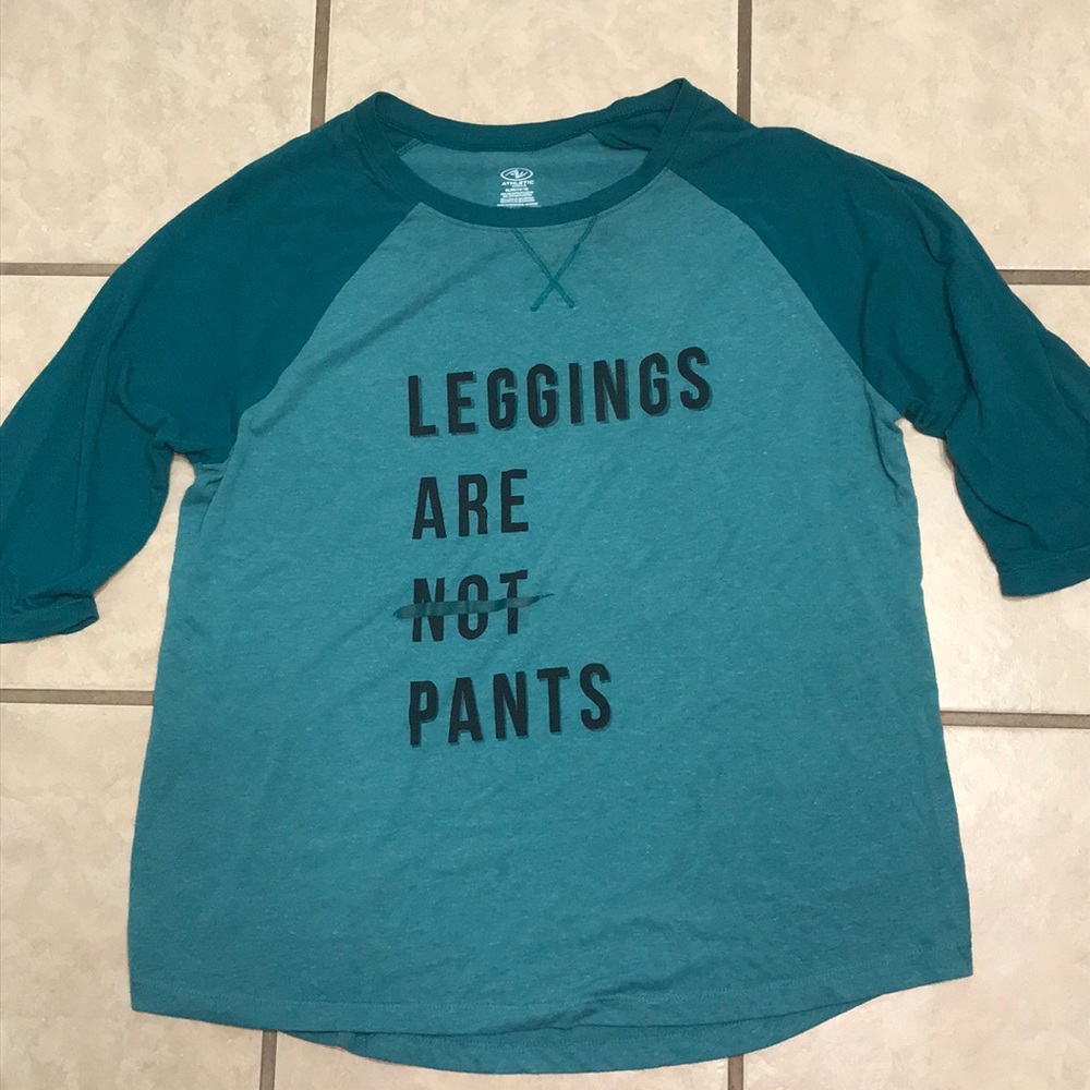 ✨Cute half-sleeve top✨